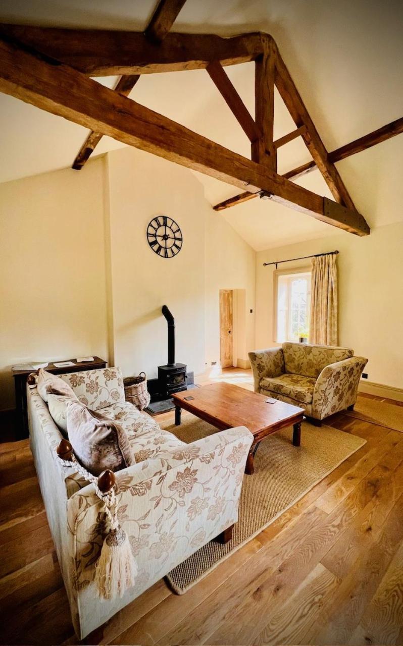 Apartment At Llanerchydol Hall Welshpool Exterior photo